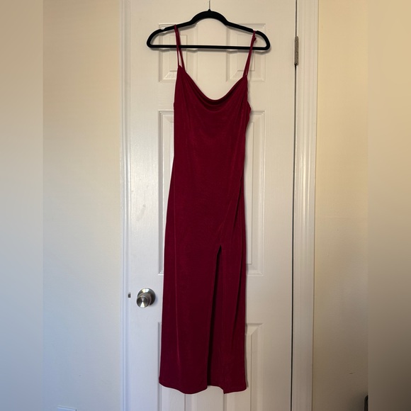 Petal & Pup Dresses & Skirts - Petal & Pup Diani Burgundy Midi Dress